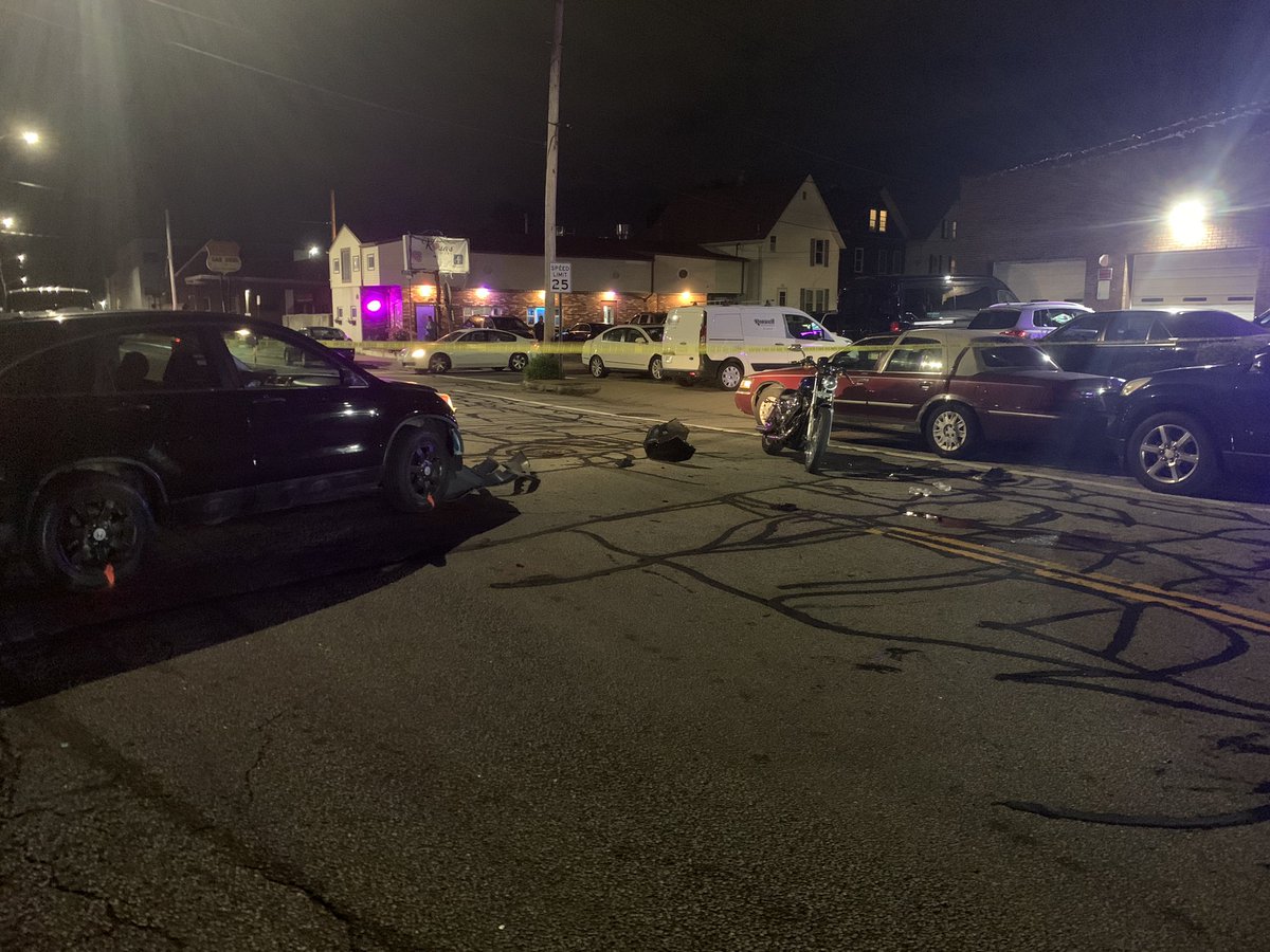 Reported motorcycle accident at the intersection of Waterman Ave and Anthony St in East Providence. Limited info at this time but am told by officers on scene that Accident Recon is on the way. 